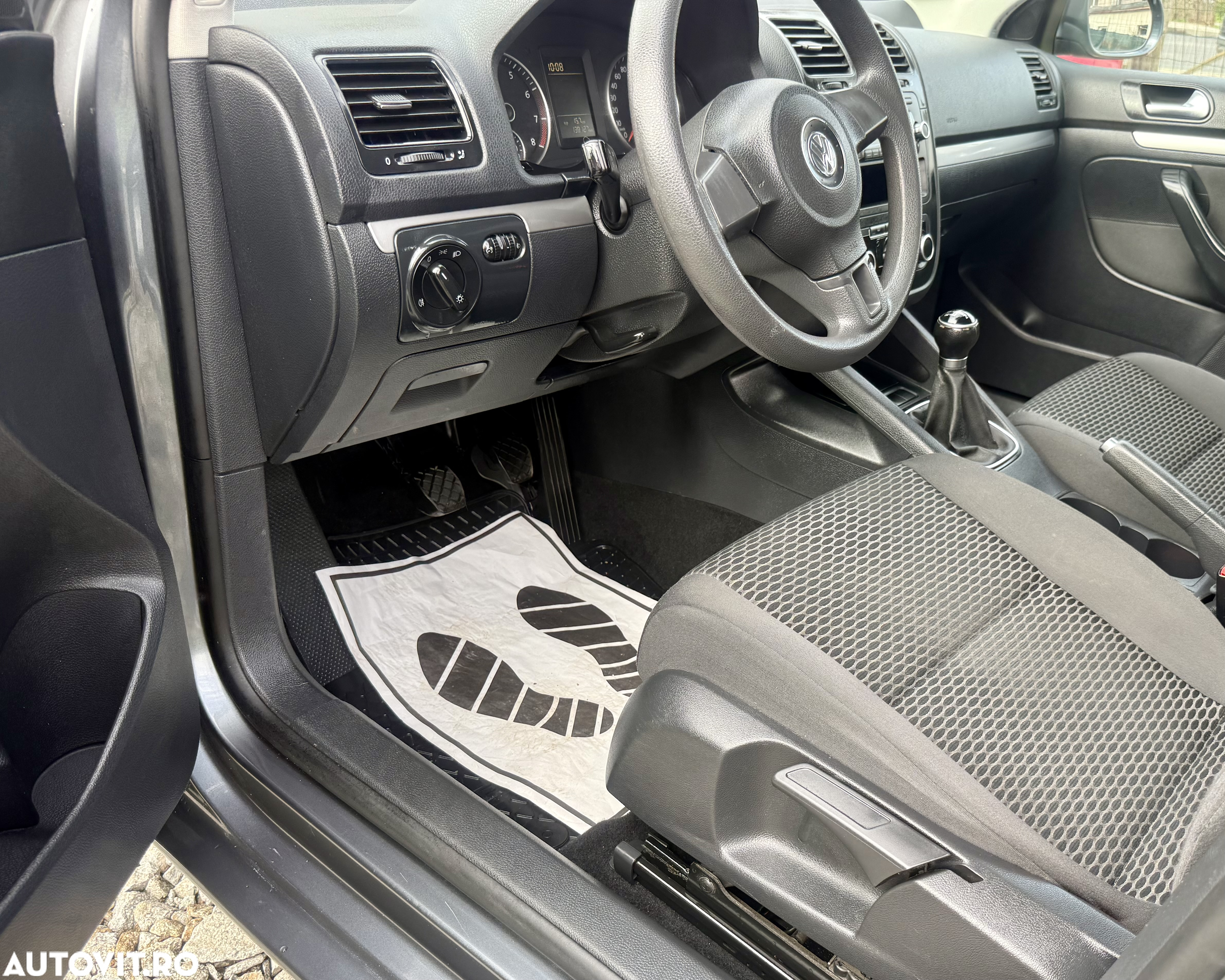 Volkswagen Jetta 1.6 Trendline - 23