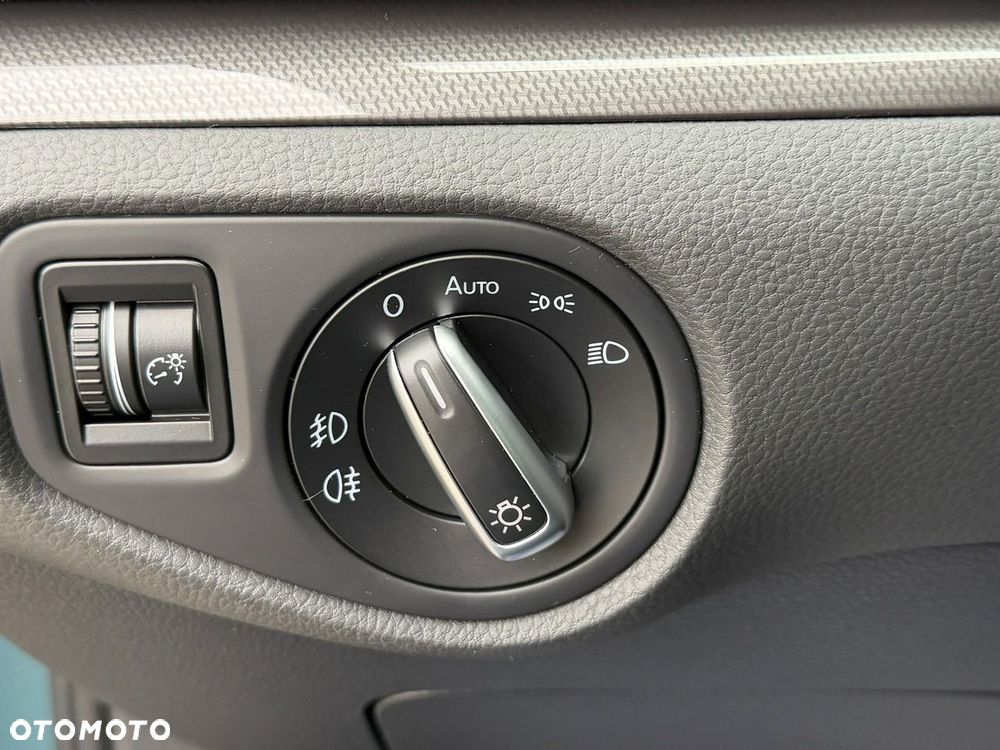Volkswagen Sharan 2.0 TDI BMT IQ.Drive - 17