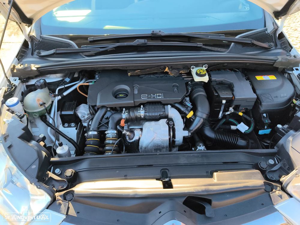 Citroën DS4 1.6 HDi So Chic - 29