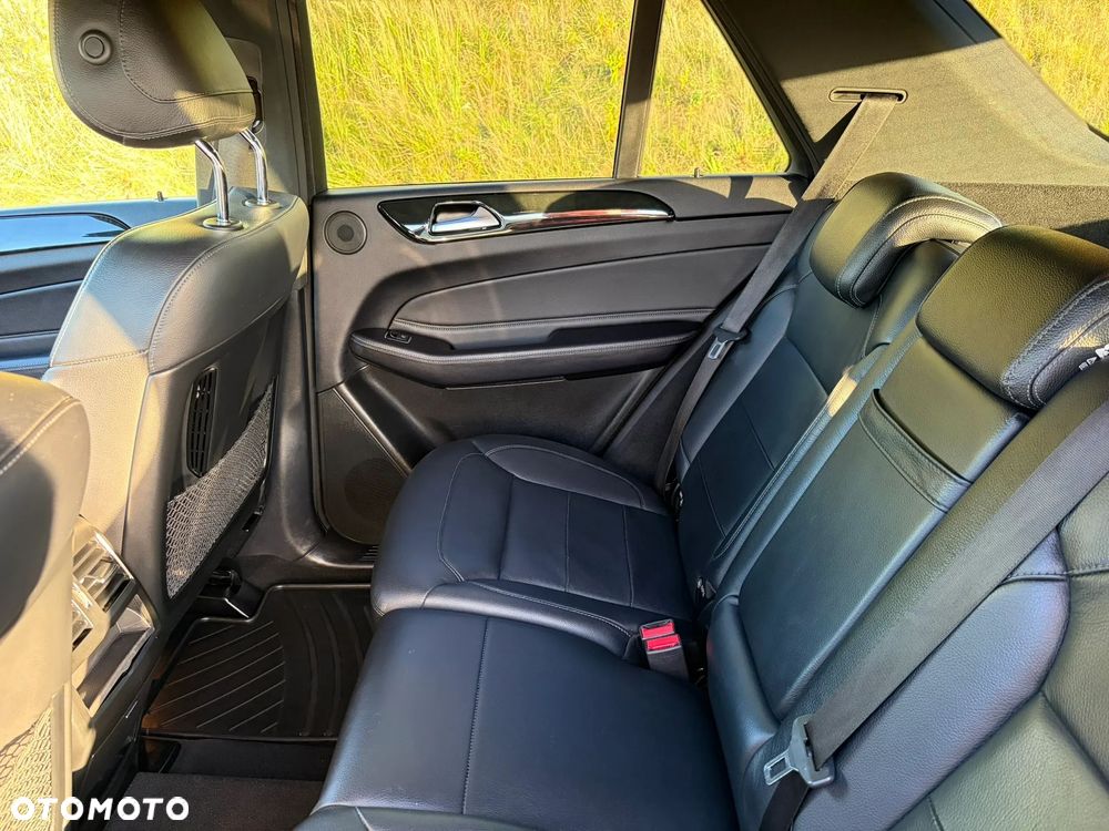 Mercedes-Benz GLE 350 d 4Matic 9G-TRONIC AMG Line - 24
