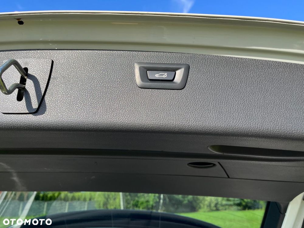 BMW Seria 3 320d Efficient Dynamics - 39