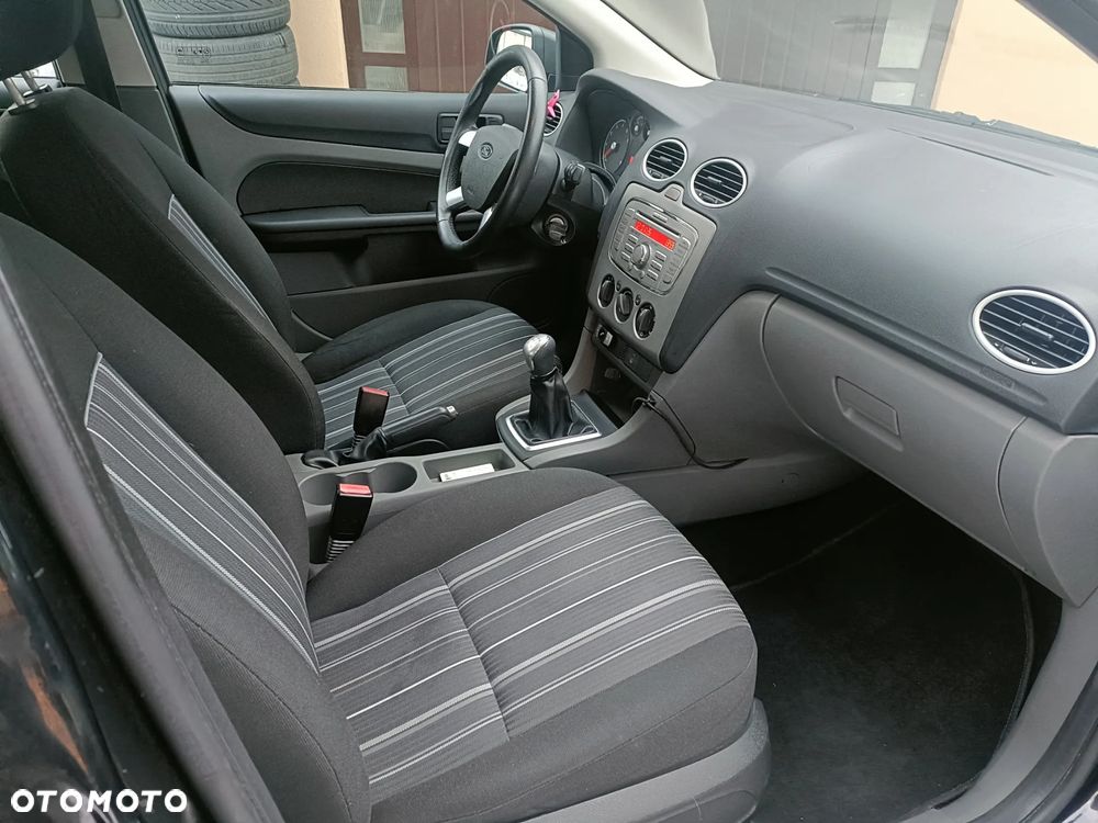 Ford Focus 1.6 Ambiente - 6
