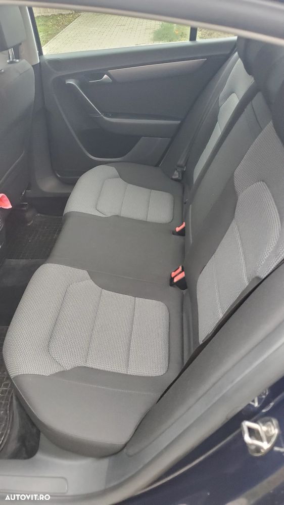 Volkswagen Passat - 2
