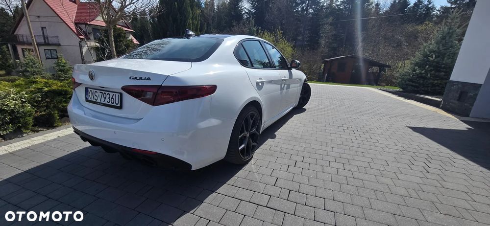 Alfa Romeo Giulia - 8