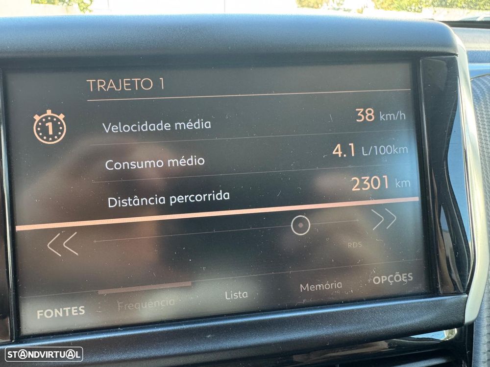 Peugeot 2008 1.6 BlueHDi Style - 22