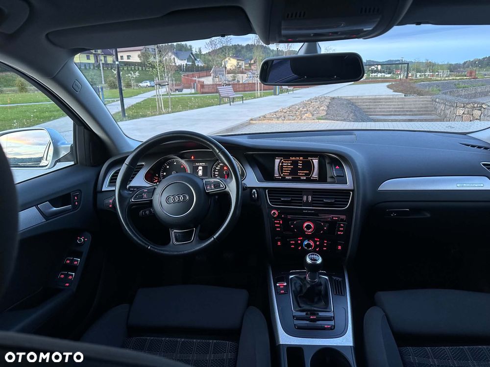 Audi A4 Avant 2.0 TDI DPF quattro Attraction - 24