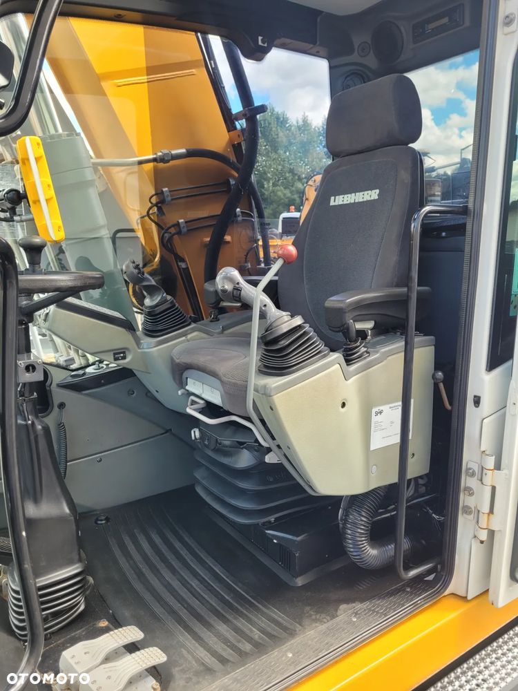 Liebherr A918 / ROTOTILT ze szczypcami / system niwelacji GPS 3D / - 17