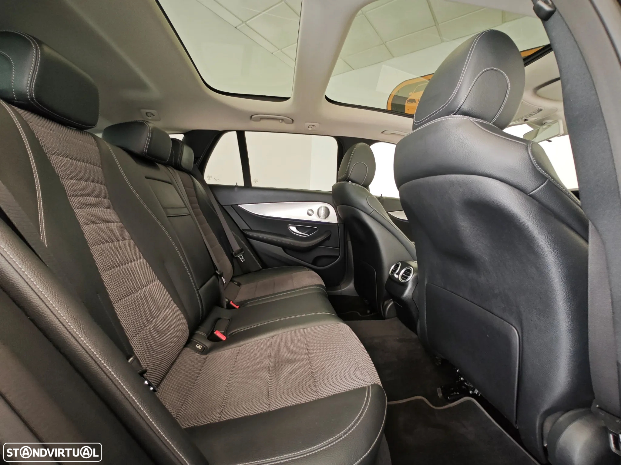 Mercedes-Benz E 220 d T 9G-TRONIC Exclusive - 55