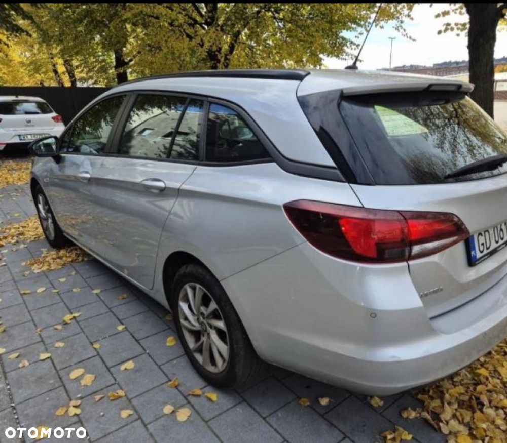 Opel Astra 1.2 T Business Elegance S&S - 4