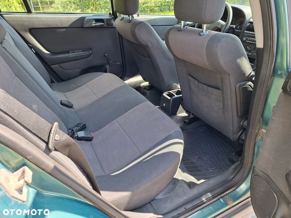 Opel Astra 2.0 DTI - 10