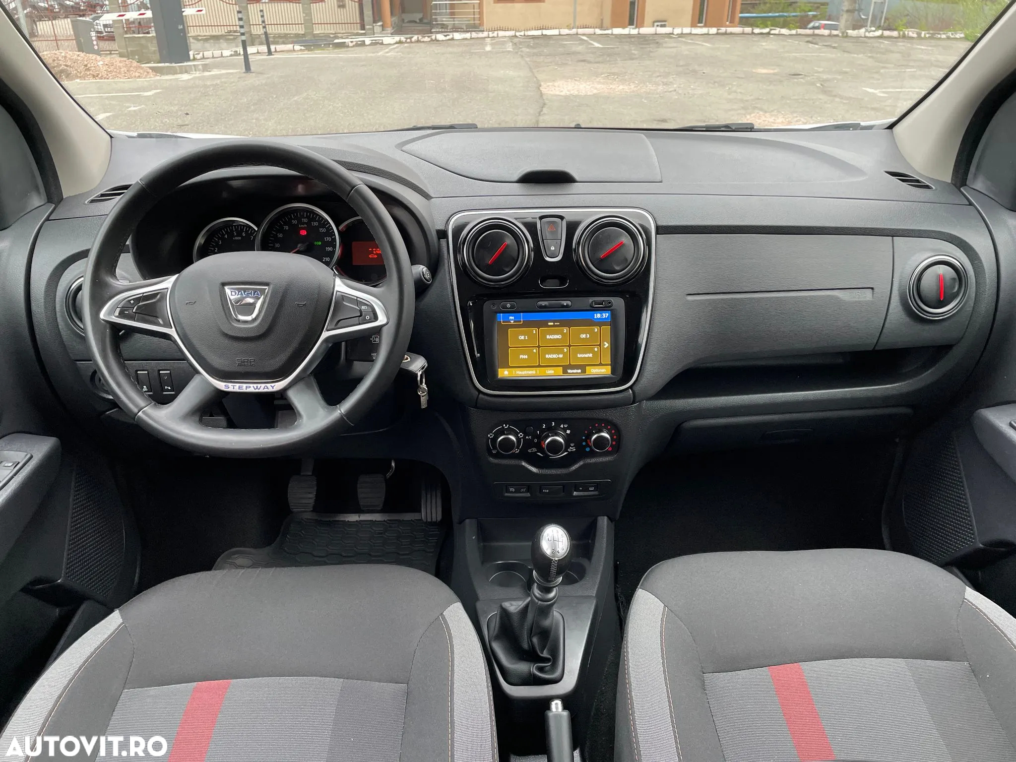 Dacia Lodgy TCe 130 GPF Stepway - 6