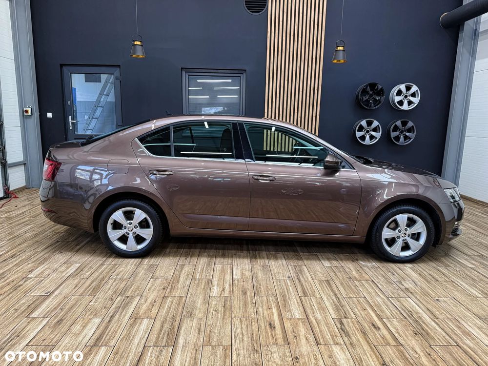 Skoda Octavia 1.5 TSI ACT Style DSG - 6