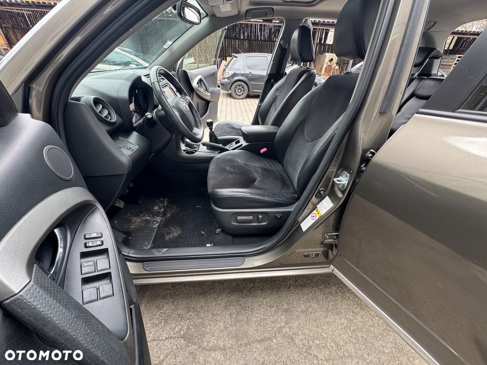 Toyota RAV4 - 14