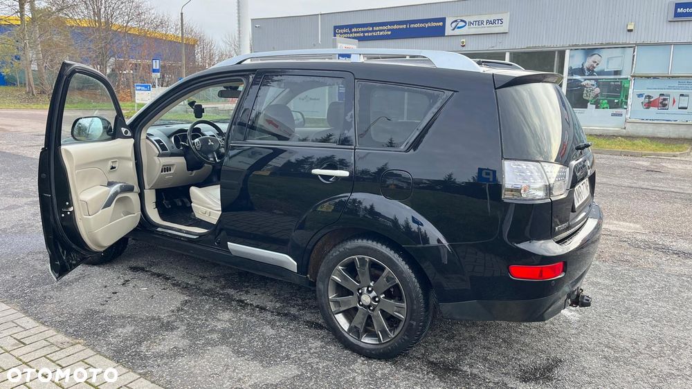 Mitsubishi Outlander 2.0 DI-D 4WD Intense - 4