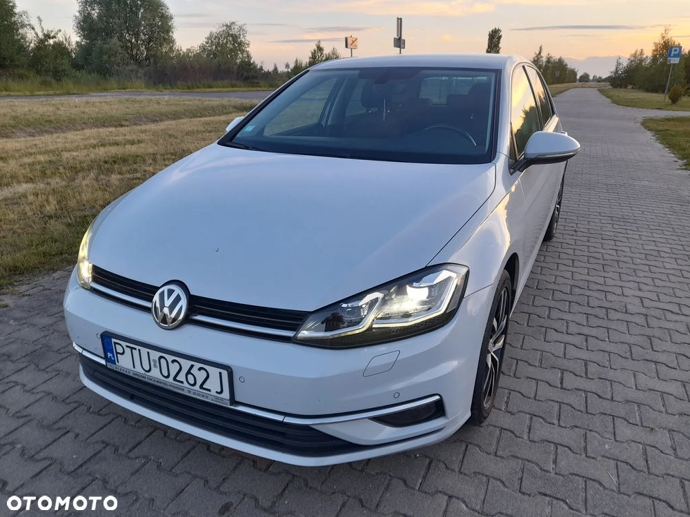 Volkswagen Golf - 10