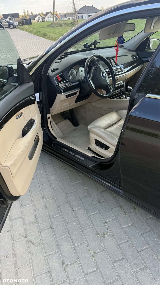 BMW 5GT - 7