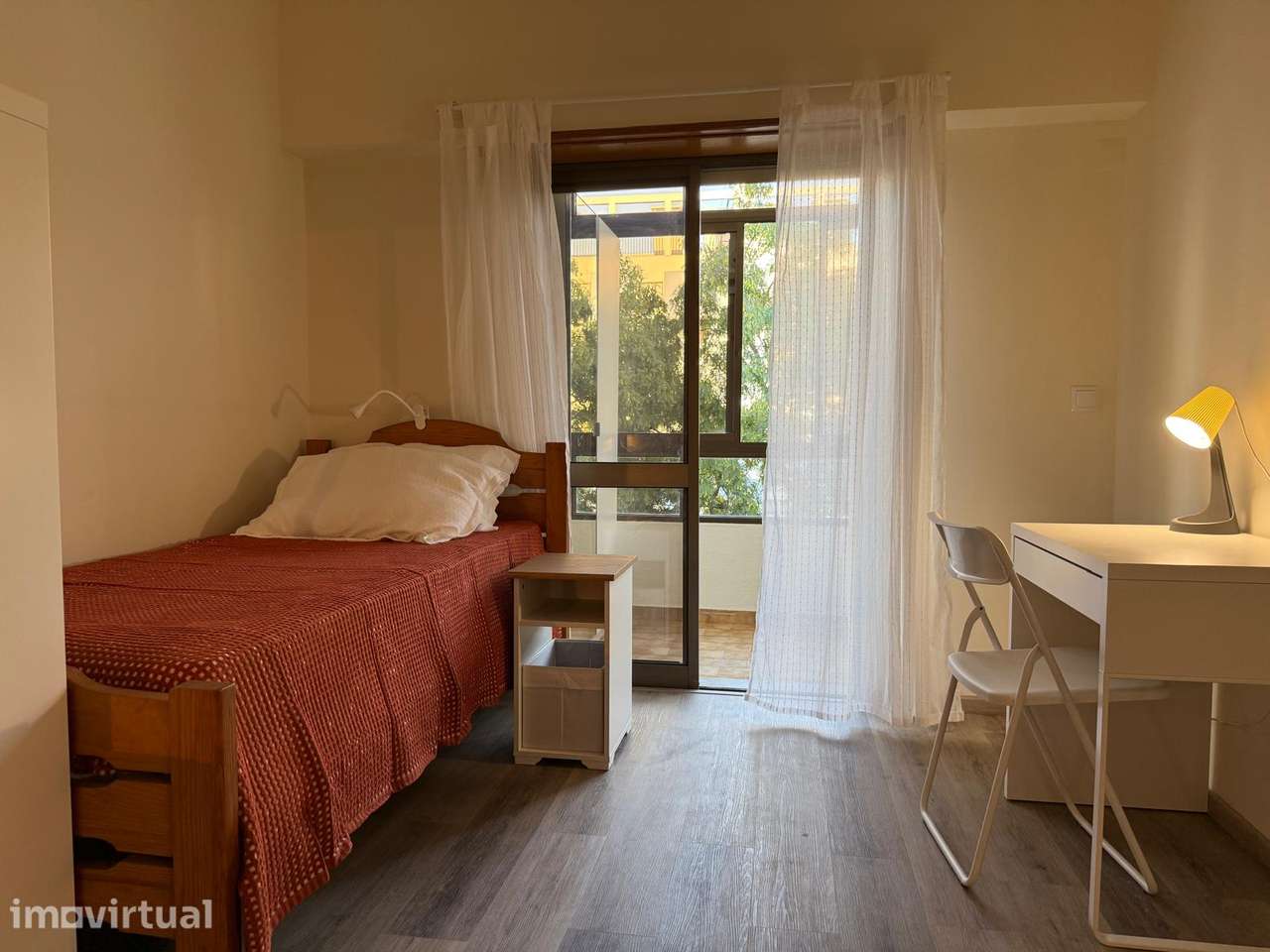 Quarto mobilado individual ou partilhado, despesas incluídas em Lisboa - Grande imagem: 2/10