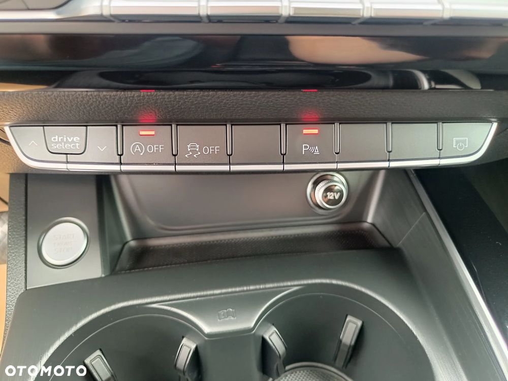 Audi A4 Avant 40 TDI S tronic S line - 29