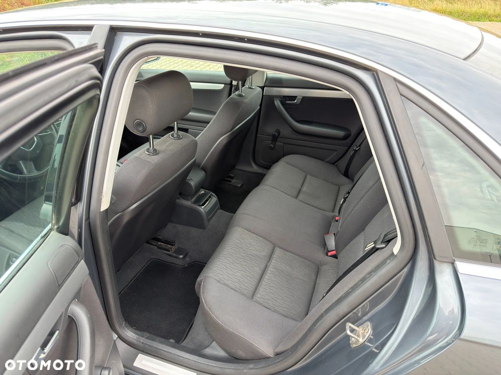 Audi A4 Limousine - 15