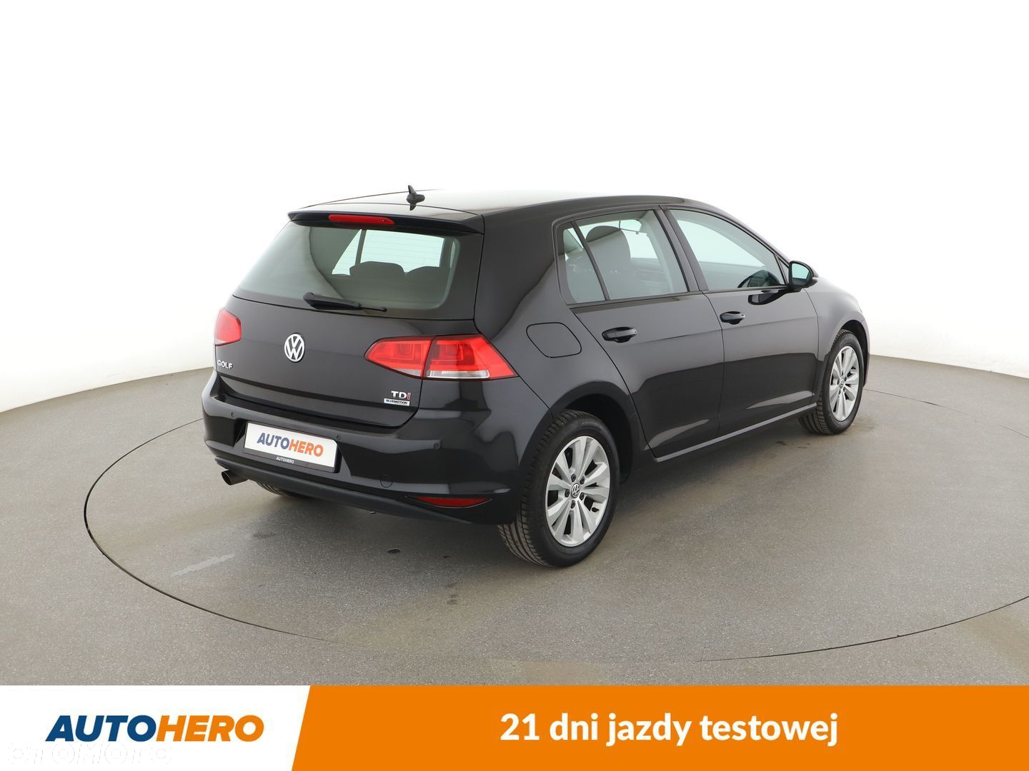 Volkswagen Golf - 6