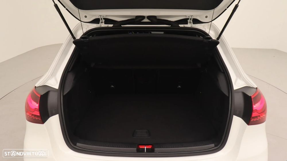 Mercedes-Benz A 250 e - 26