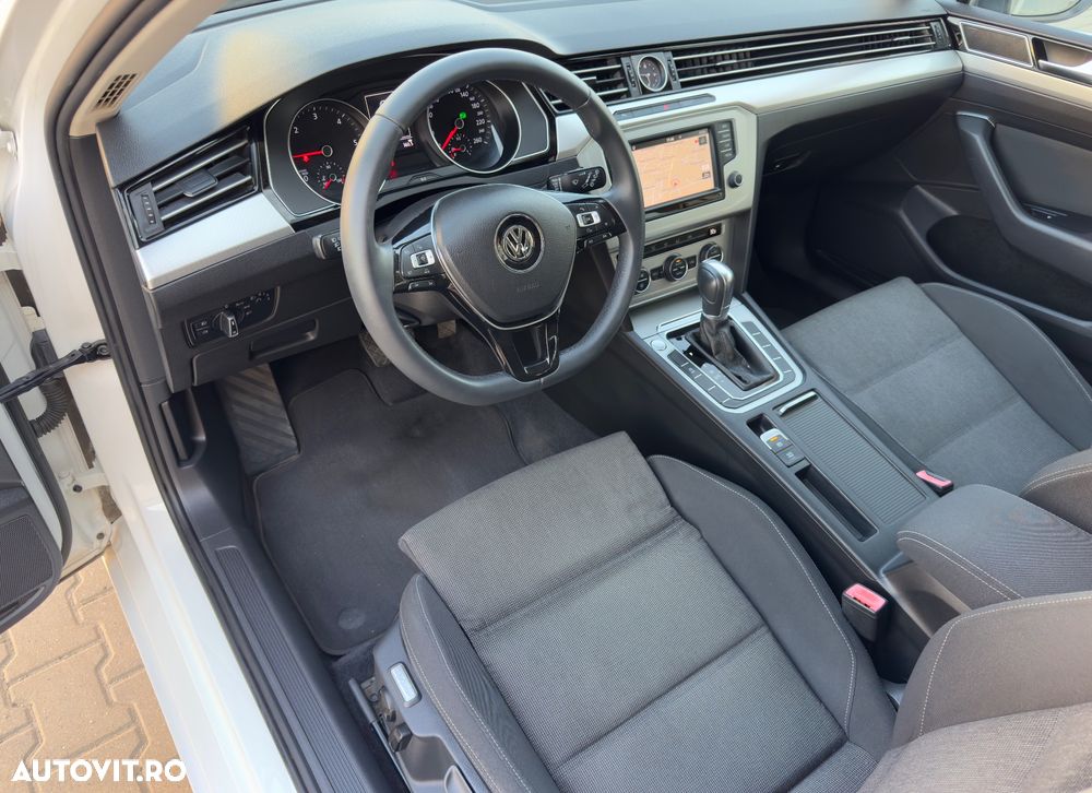 Volkswagen Passat Variant 1.6 TDI SCR DSG Comfortline - 10