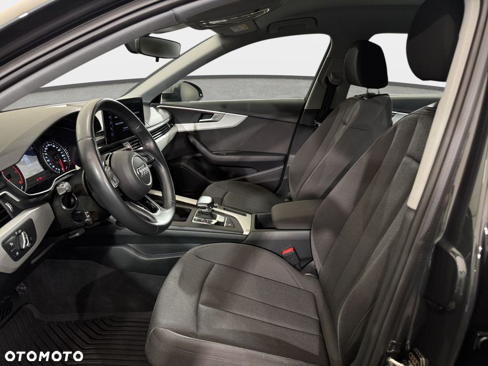 Audi A4 Limousine - 13