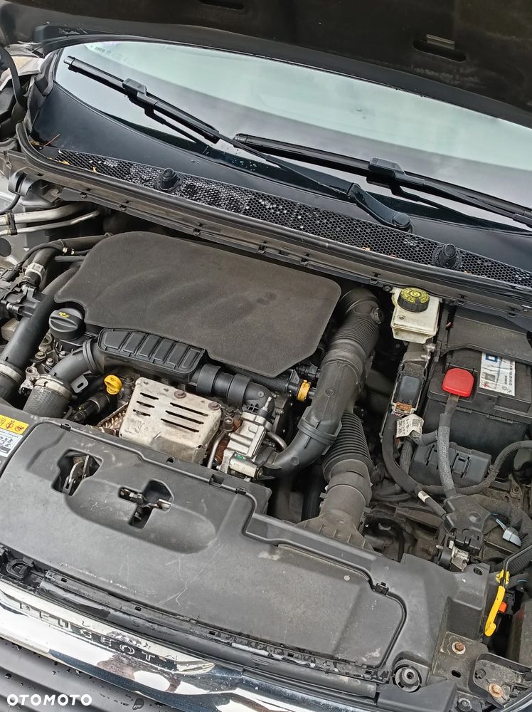 Peugeot 308 1.2 PureTech GPF Allure S&S - 19