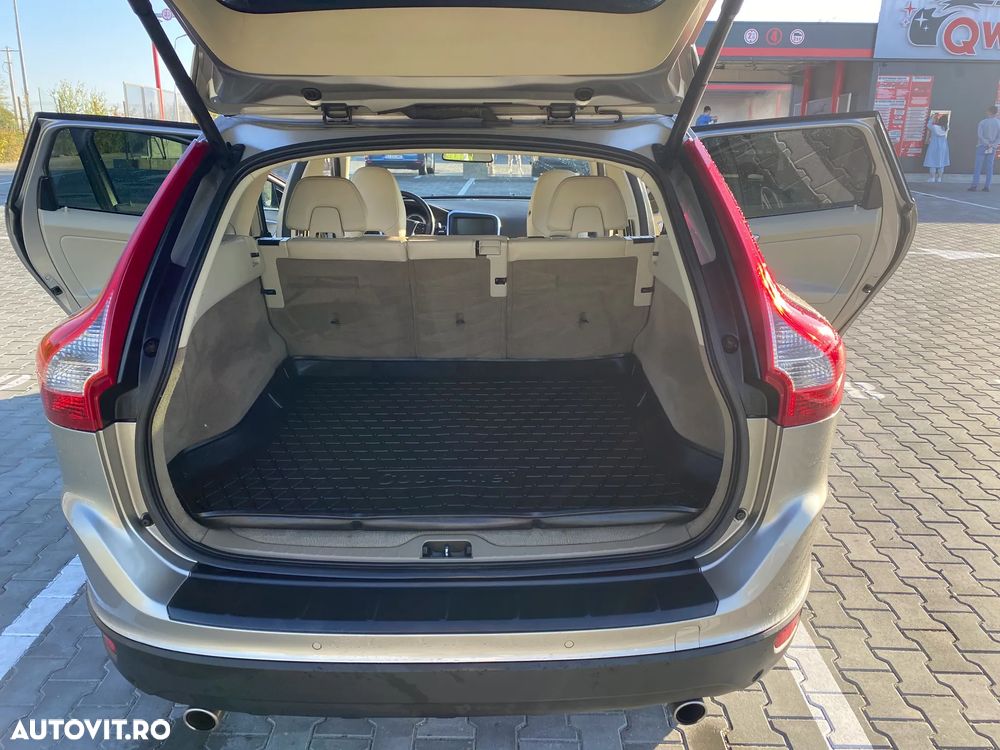 Volvo XC 60 D5 AWD Summum - 7