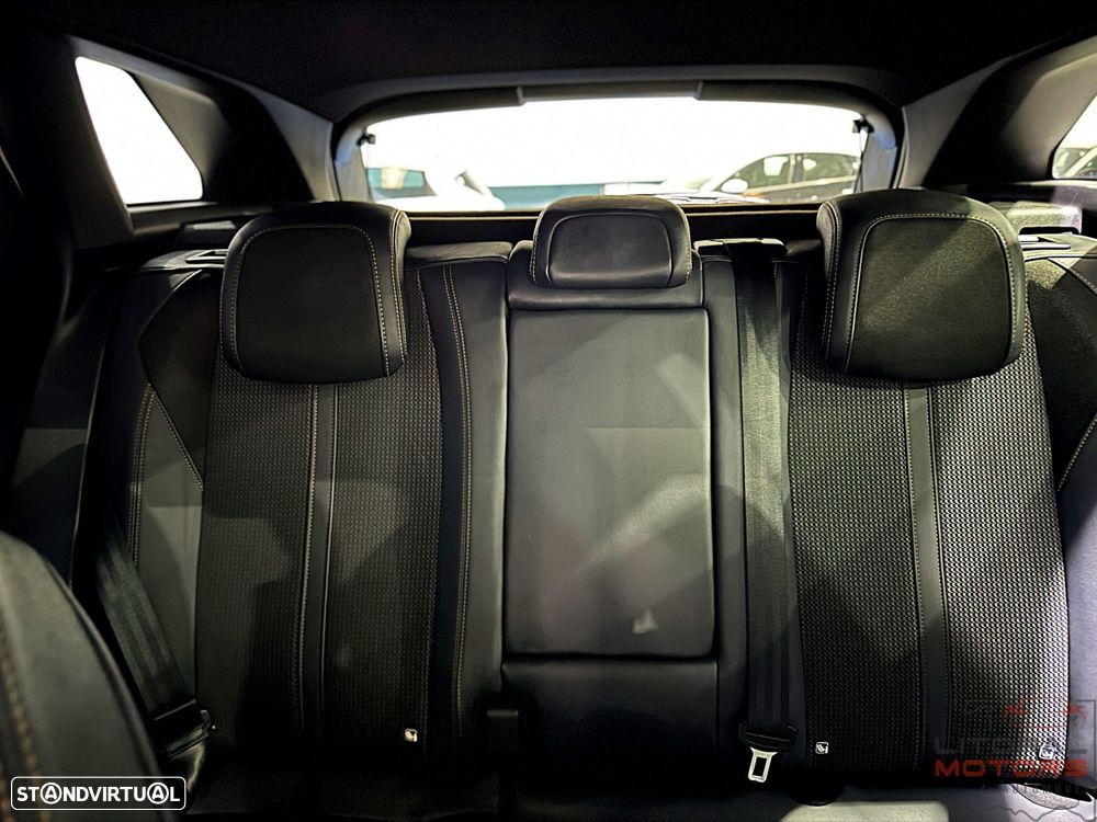 Peugeot 3008 1.2 PureTech GT EAT8 - 38