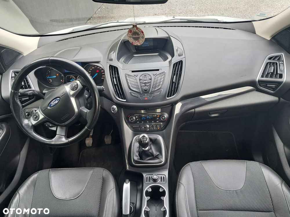 Ford Kuga 2.0 TDCi 2x4 Titanium - 10