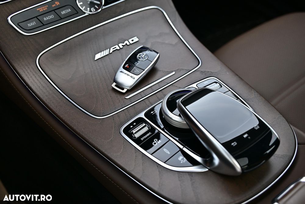 Mercedes-Benz E - 16
