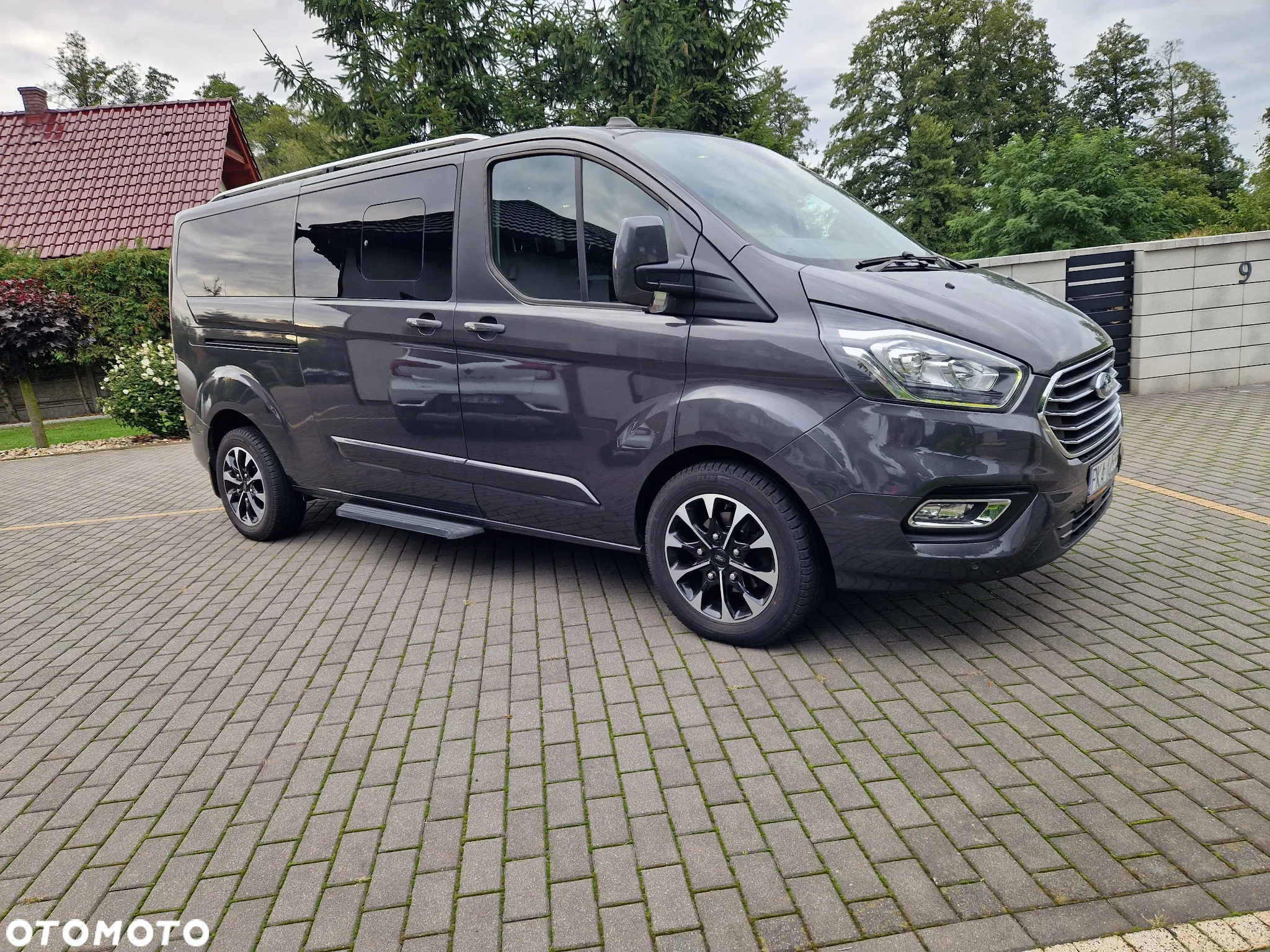 Ford Tourneo Custom - 13