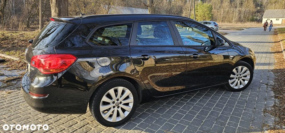 Opel Astra 1.4 Turbo 150 Jahre - 14