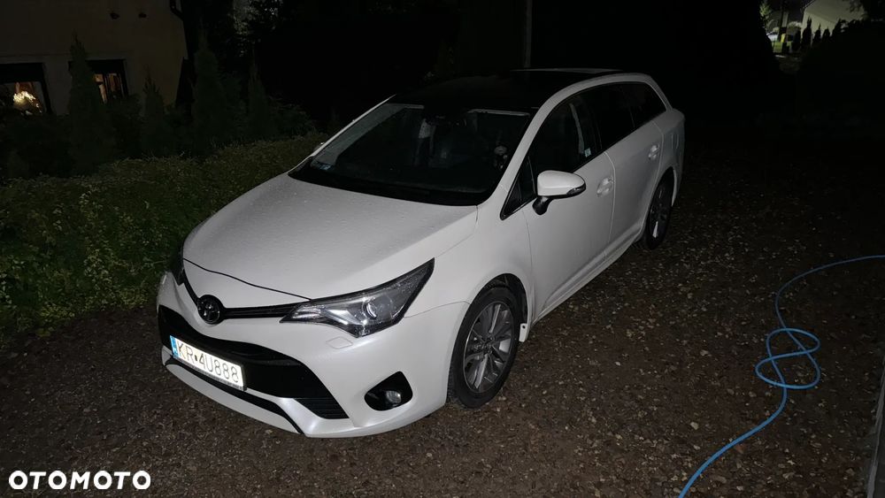 Toyota Avensis 2.0 D-4D Premium - 8
