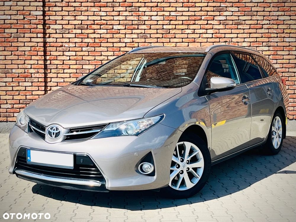 Toyota Auris - 2