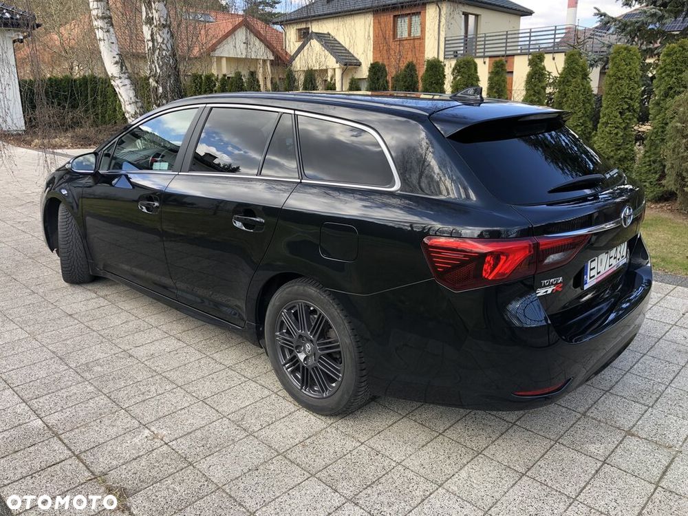 Toyota Avensis 2.0 D-4D Premium - 3