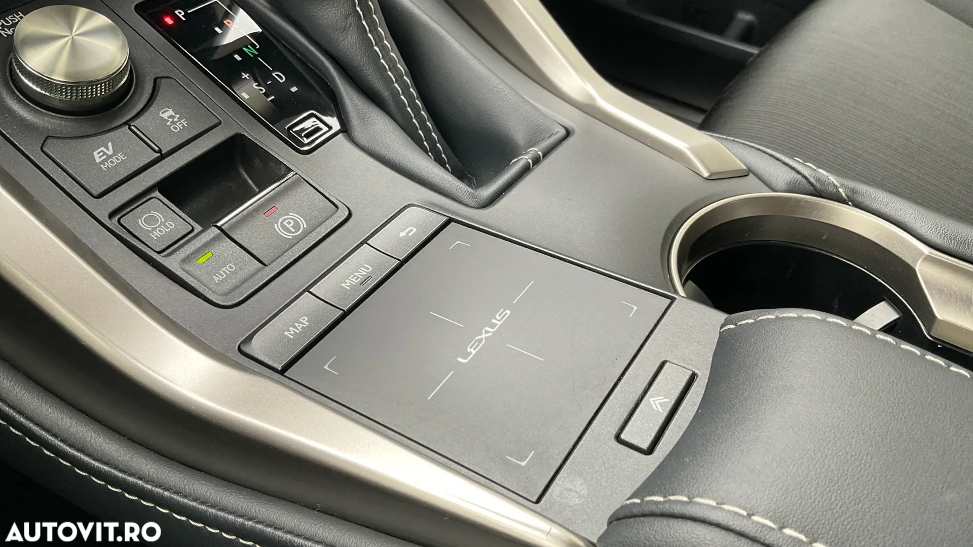 Lexus Seria NX 300h AWD Business - 31