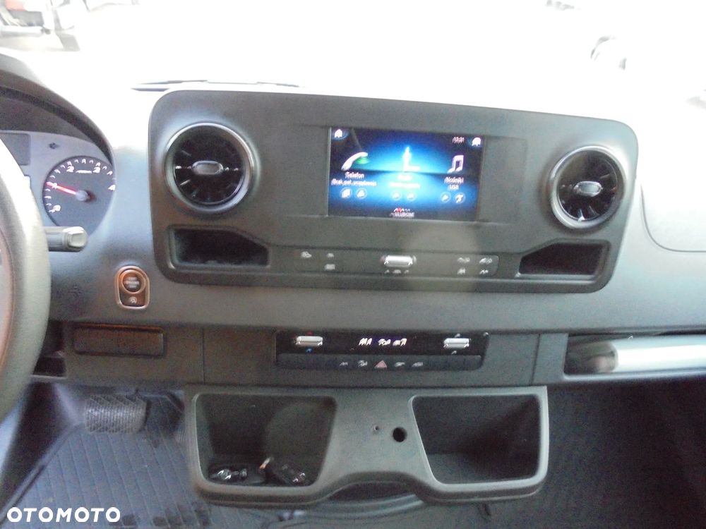 Mercedes-Benz SPRINTER 319 CDI - 11