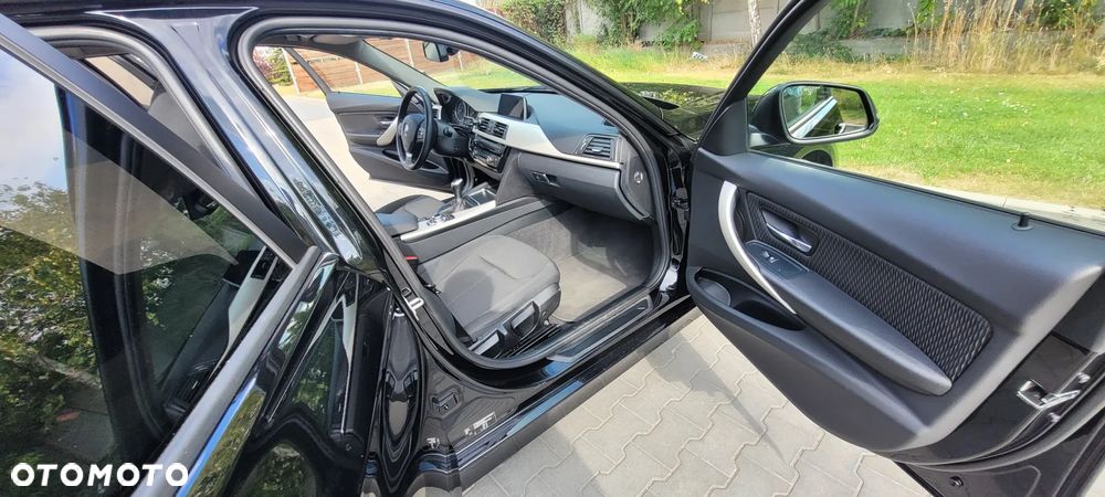 BMW Seria 3 318d - 16