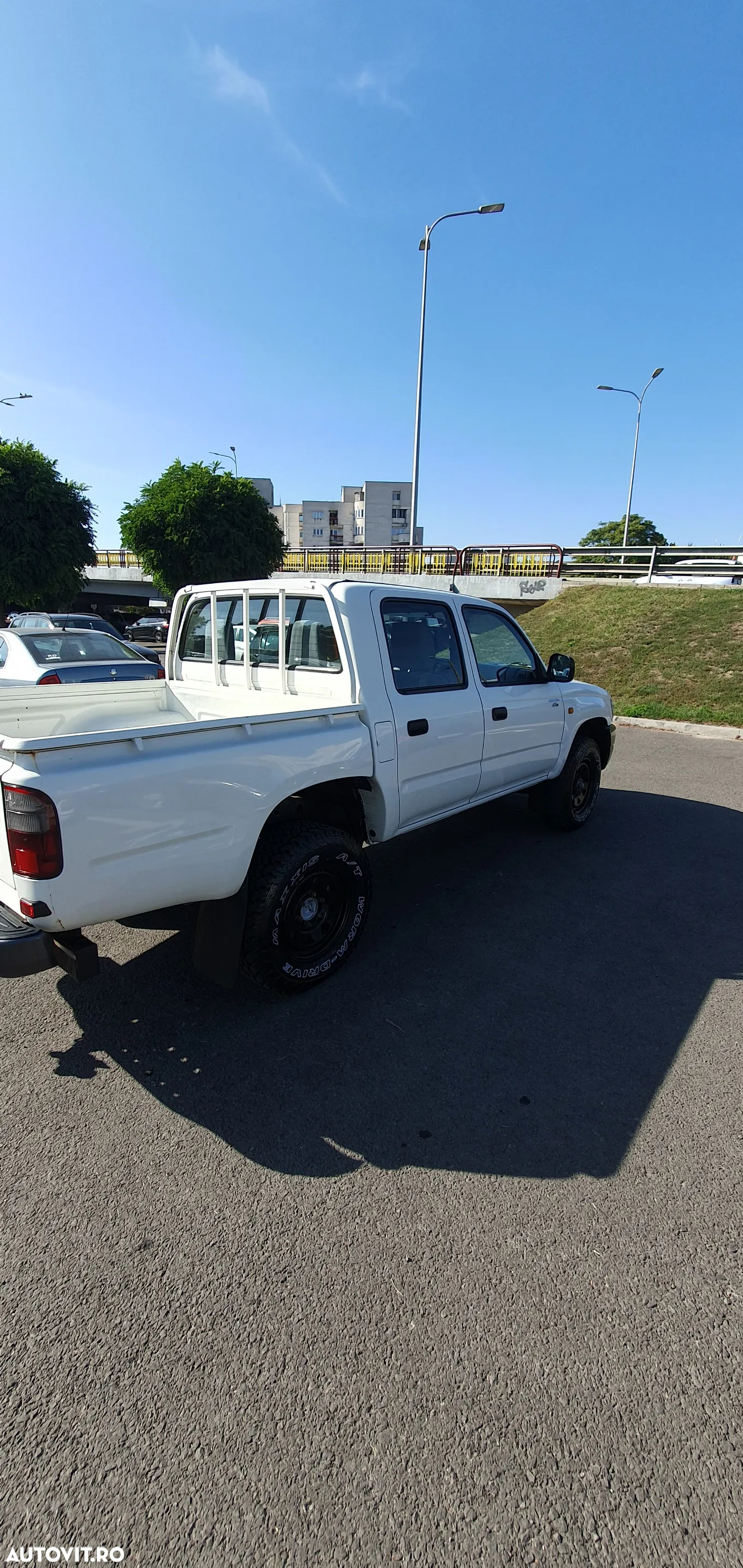 Toyota Hilux 4x4 Double Cab Special - 7