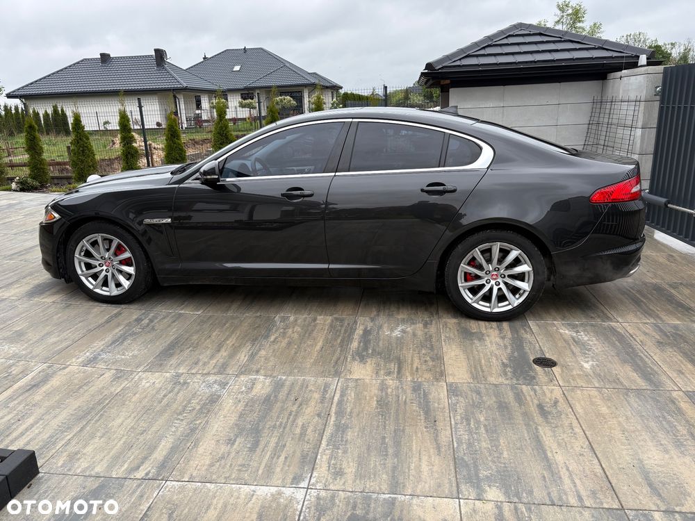 Jaguar XF 2.0 T Prestige - 9