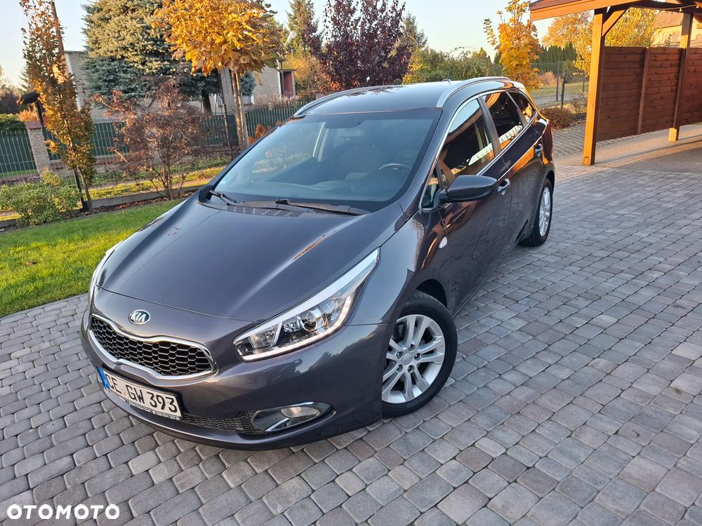 Kia Ceed - 34
