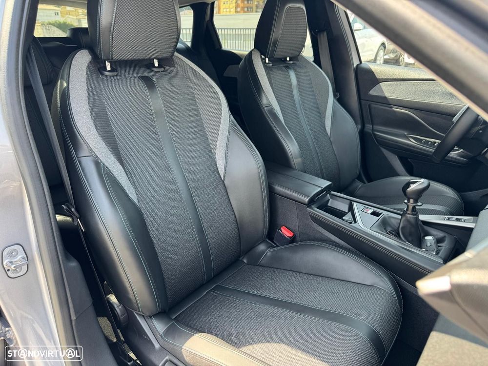 Peugeot 308 SW 1.2 PureTech Allure - 16