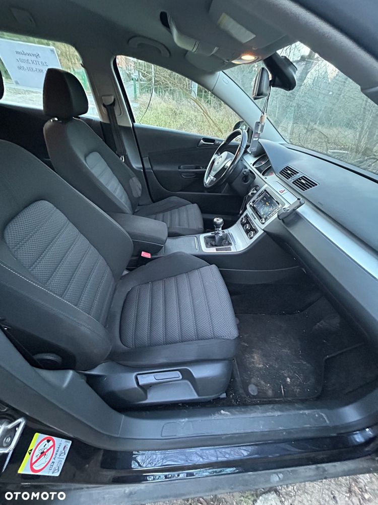 Volkswagen Passat 2.0 TDI DPF BlueMotion Technology Trendline - 14