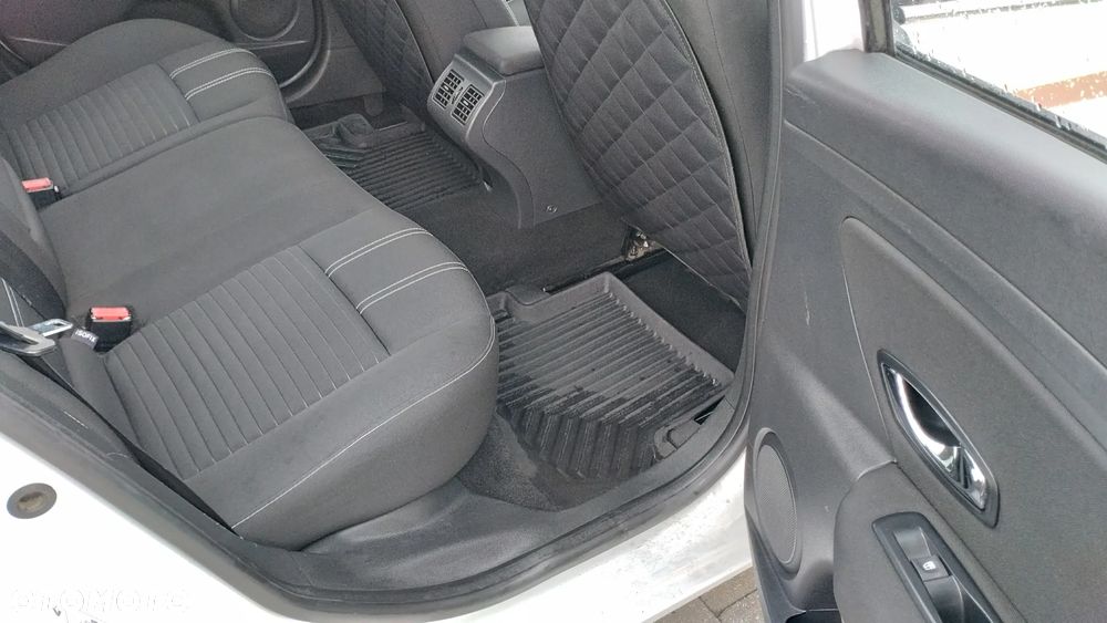 Renault Fluence 1.6 16V Limited - 29