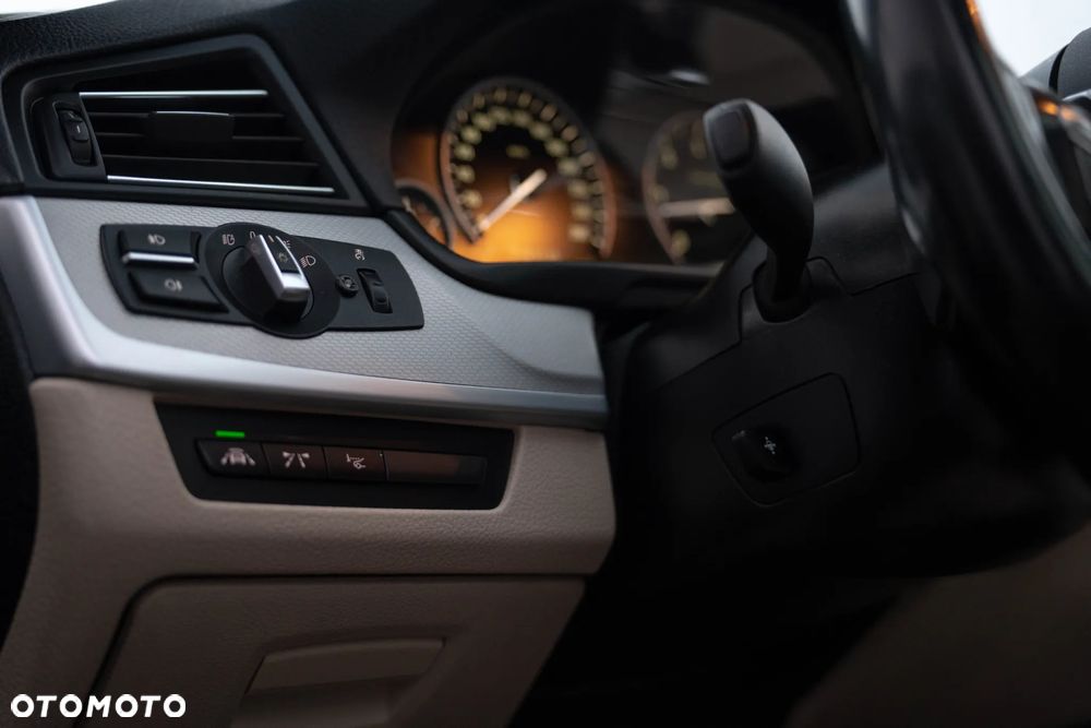 BMW Seria 5 530d xDrive Sport-Aut Luxury Line - 20