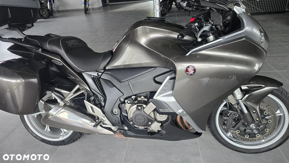 Honda VFR - 37