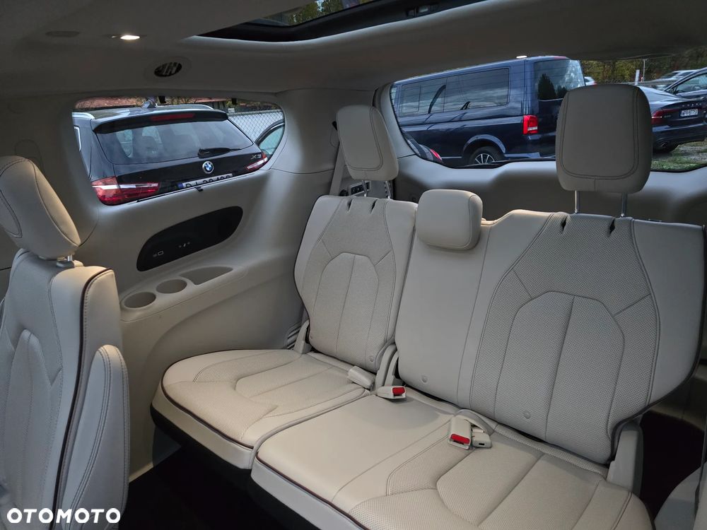 Chrysler Pacifica - 33