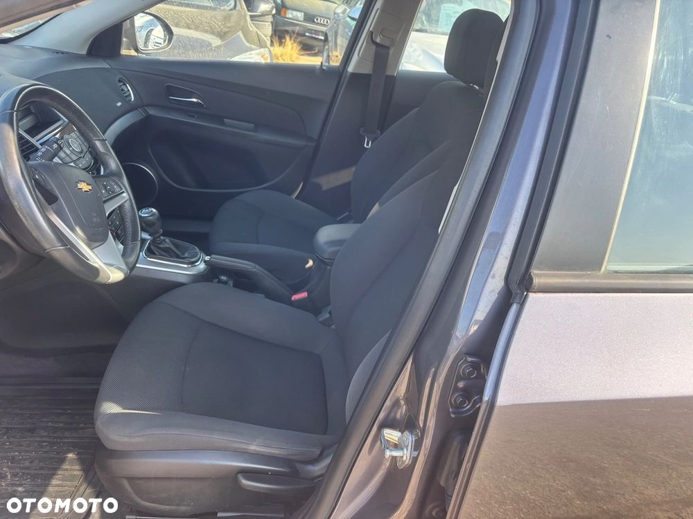 Chevrolet Cruze 1.6 LT - 26